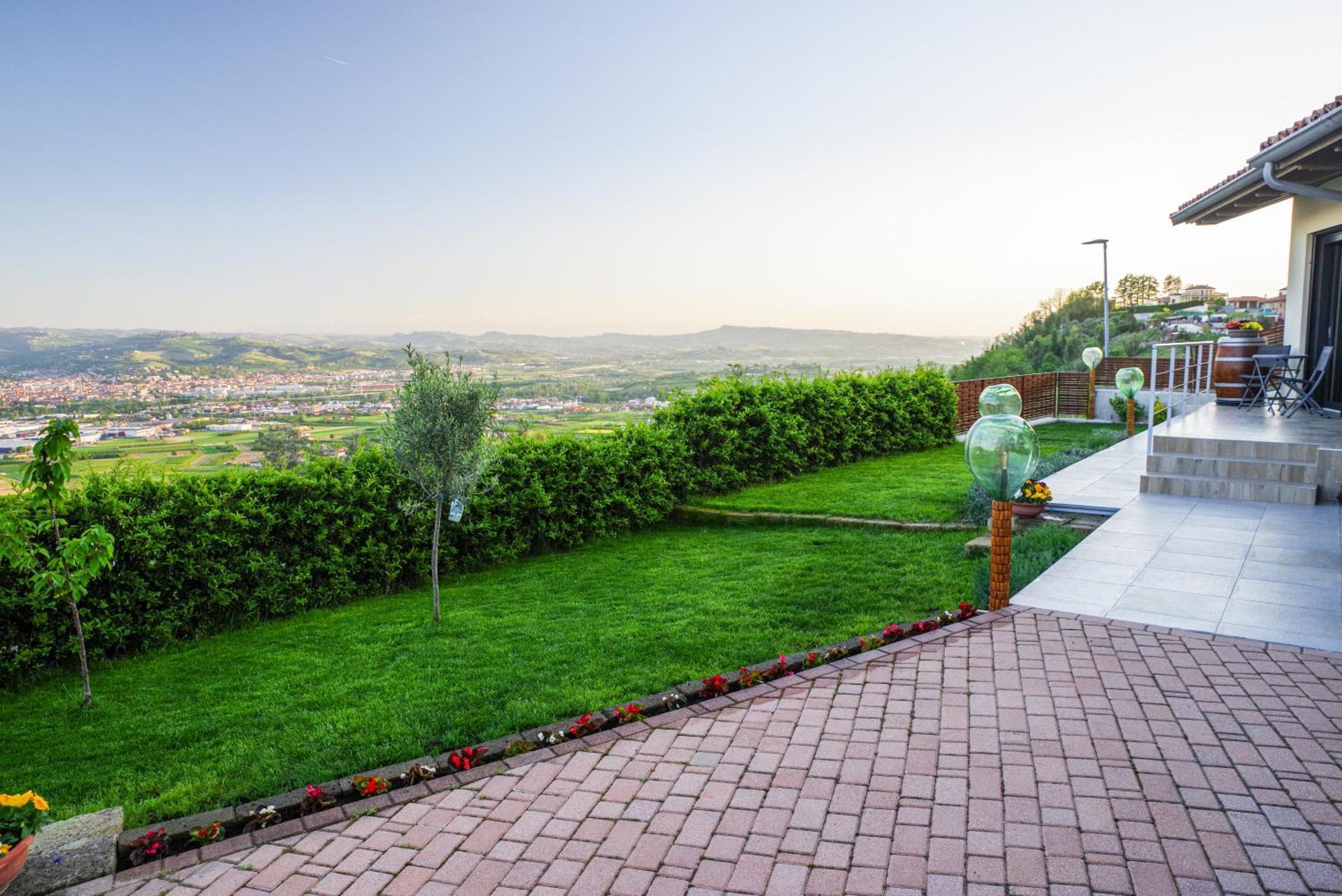 Vista Langhe - Cerratohouses Guarene Exterior photo